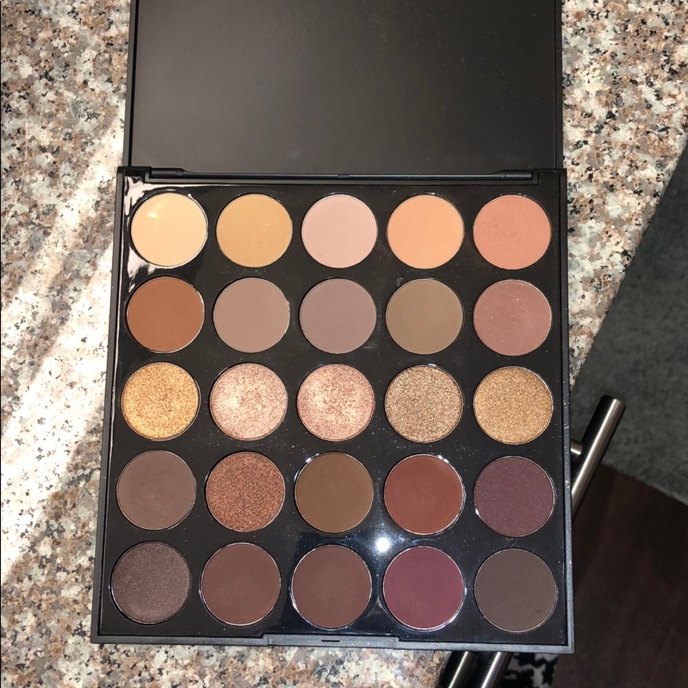 Morphe 25B palette